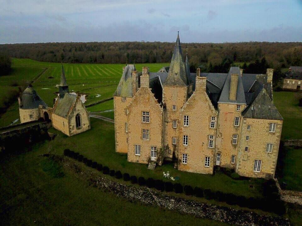 Chateau De Bourgon Montourtier Экстерьер фото
